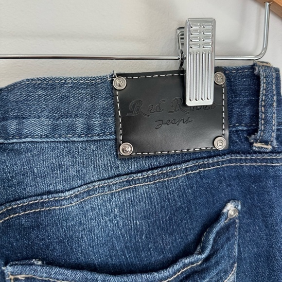 Red Rivet Ripped Blue Cropped Jeans (7) - Picture 6 of 7